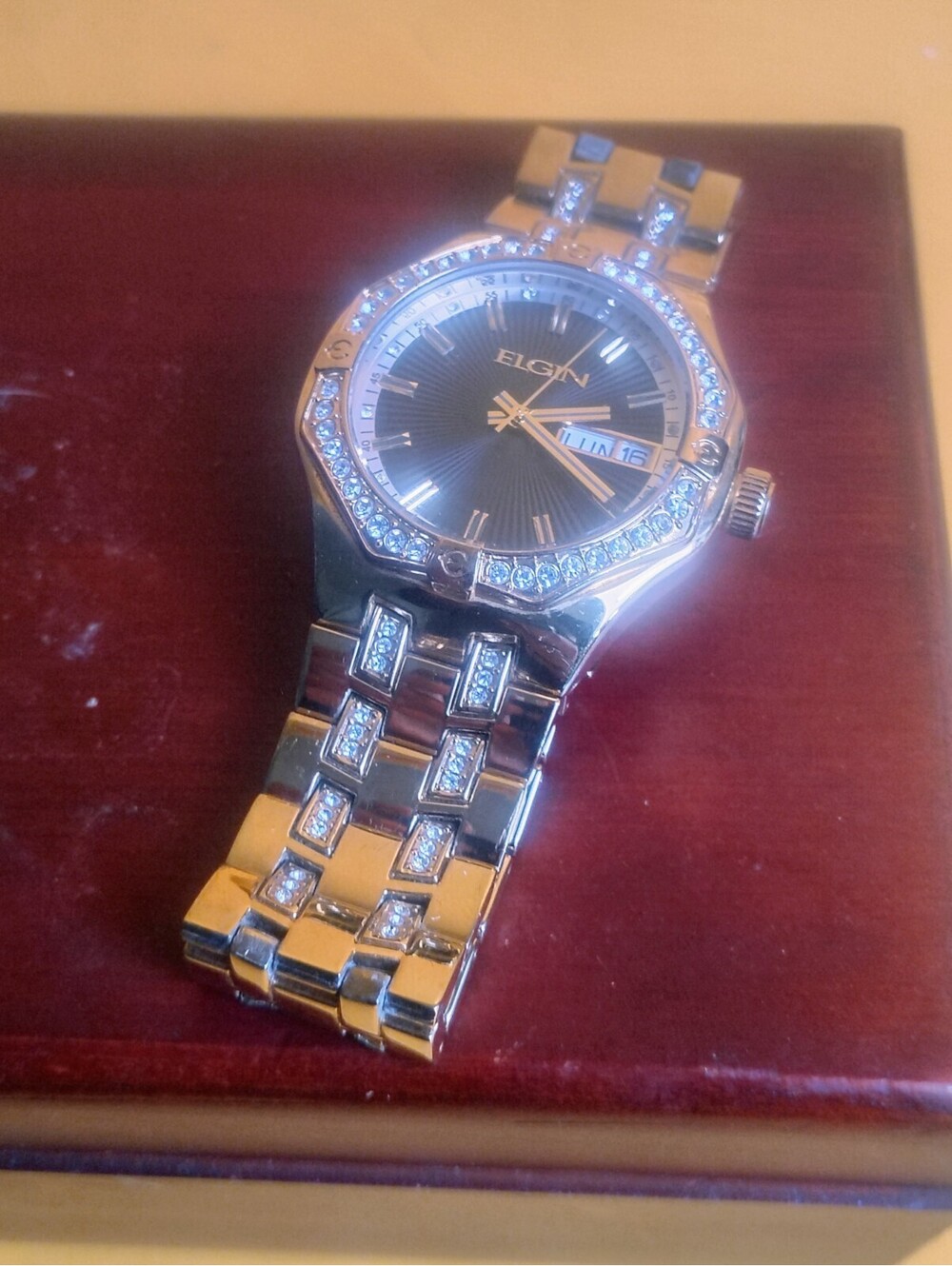 Elgin Mens Watch Two Tone Gold Silver Crystal Bezel Day Date Blue Dial FG180094